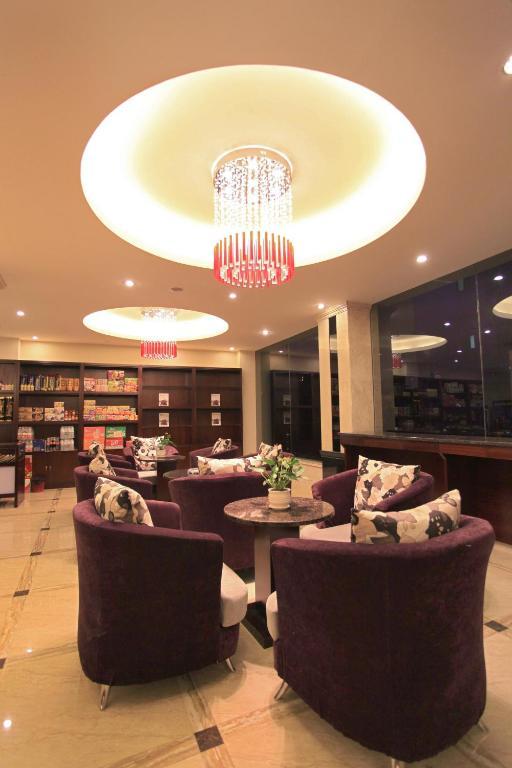 Perfect Season Hotel Ґуйлінь Екстер'єр фото
