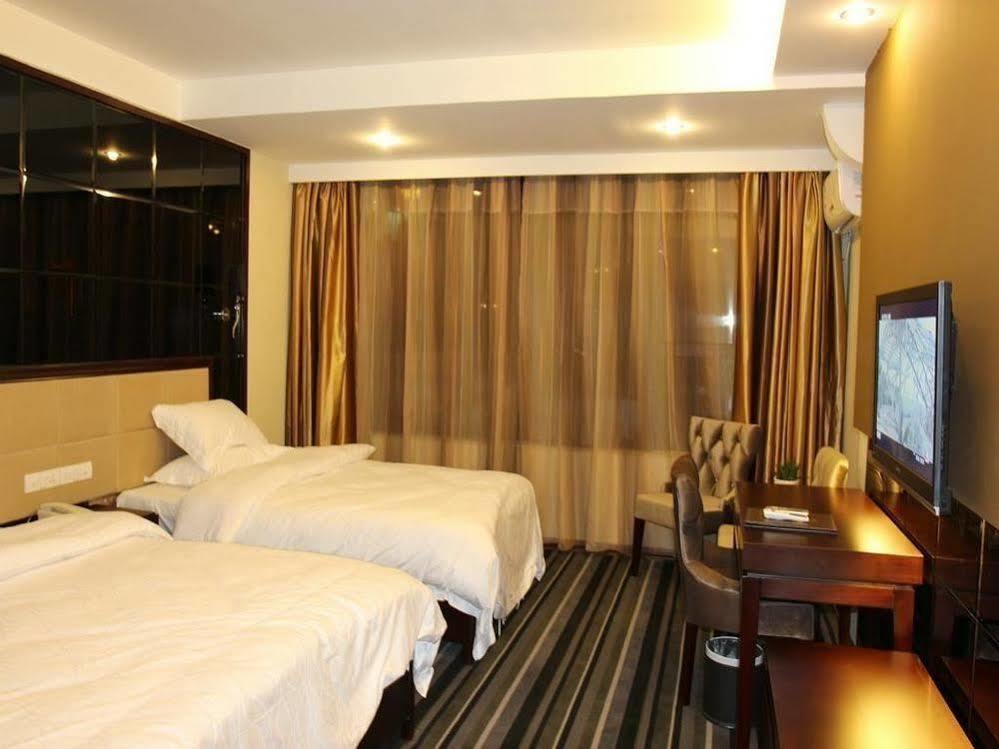 Perfect Season Hotel Ґуйлінь Екстер'єр фото