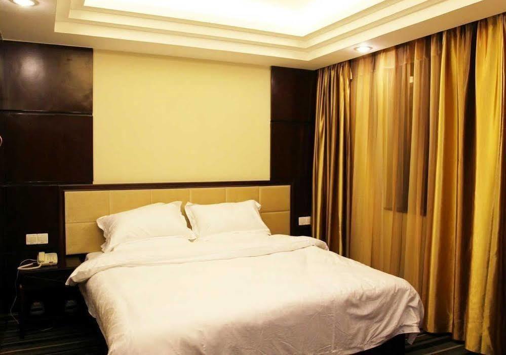 Perfect Season Hotel Ґуйлінь Екстер'єр фото