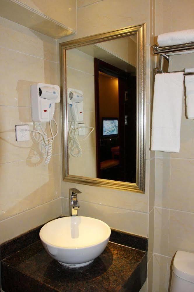 Perfect Season Hotel Ґуйлінь Екстер'єр фото