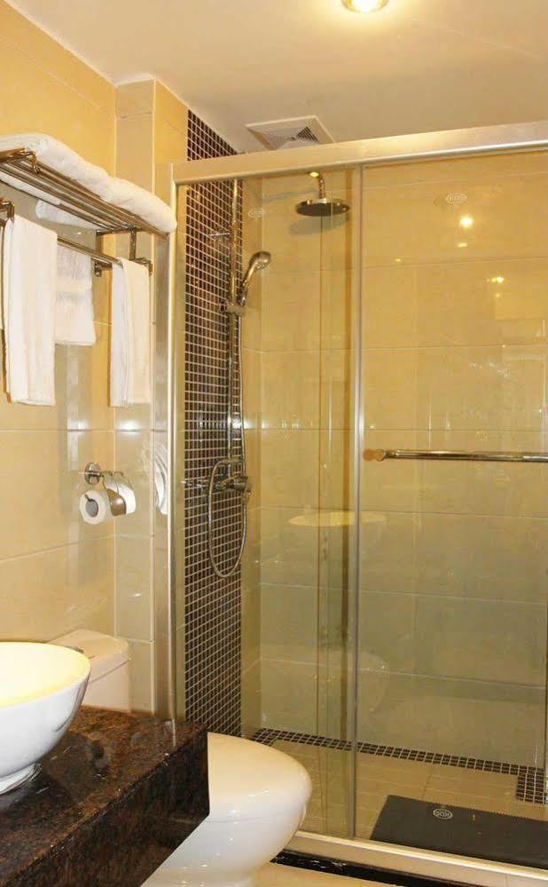 Perfect Season Hotel Ґуйлінь Екстер'єр фото
